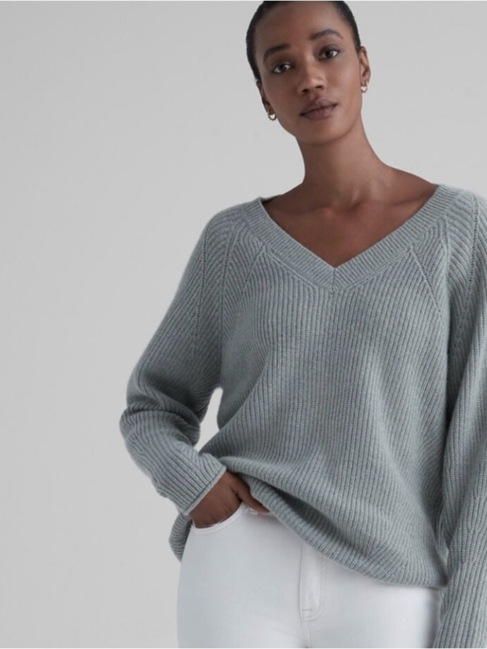 Club Monaco Sea-glass blue gray Cashmere V-Neck size XS